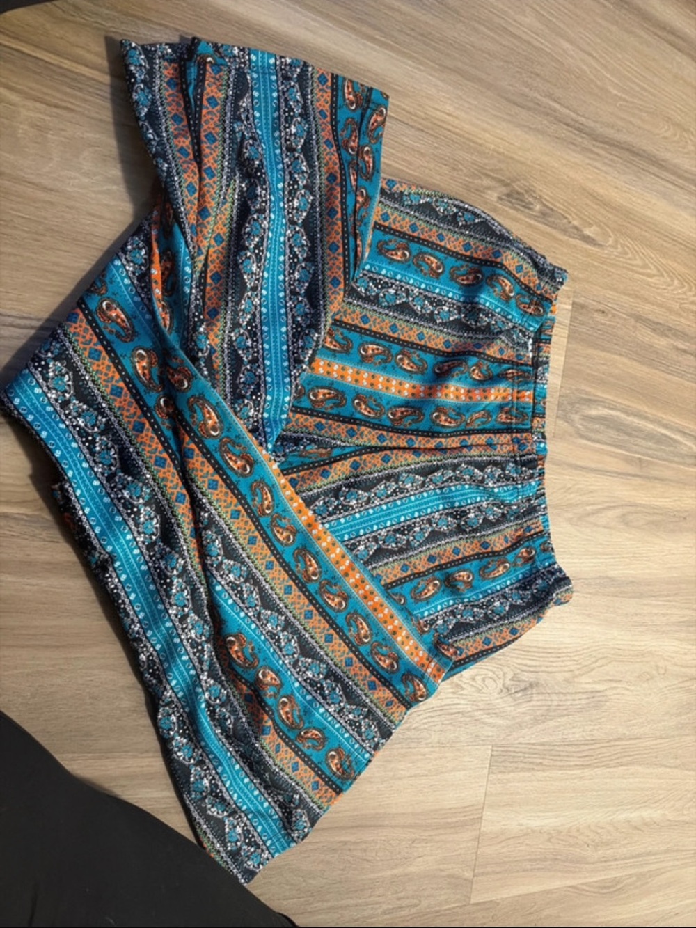 SHEIN Turquoise & Orange Patterned Capris